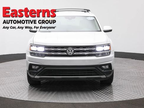 Used 2019 Volkswagen Atlas SE w/ Towing Package image 2