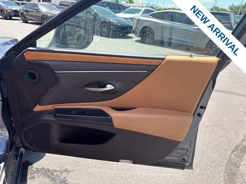 Used 2019 Lexus ES 350 w/ Accessory Package FWD image 10