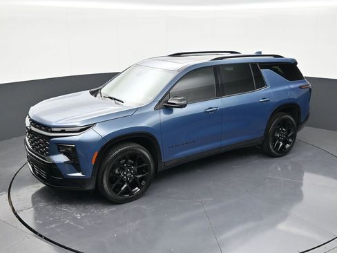 Used 2024 Chevrolet Traverse RS image 9