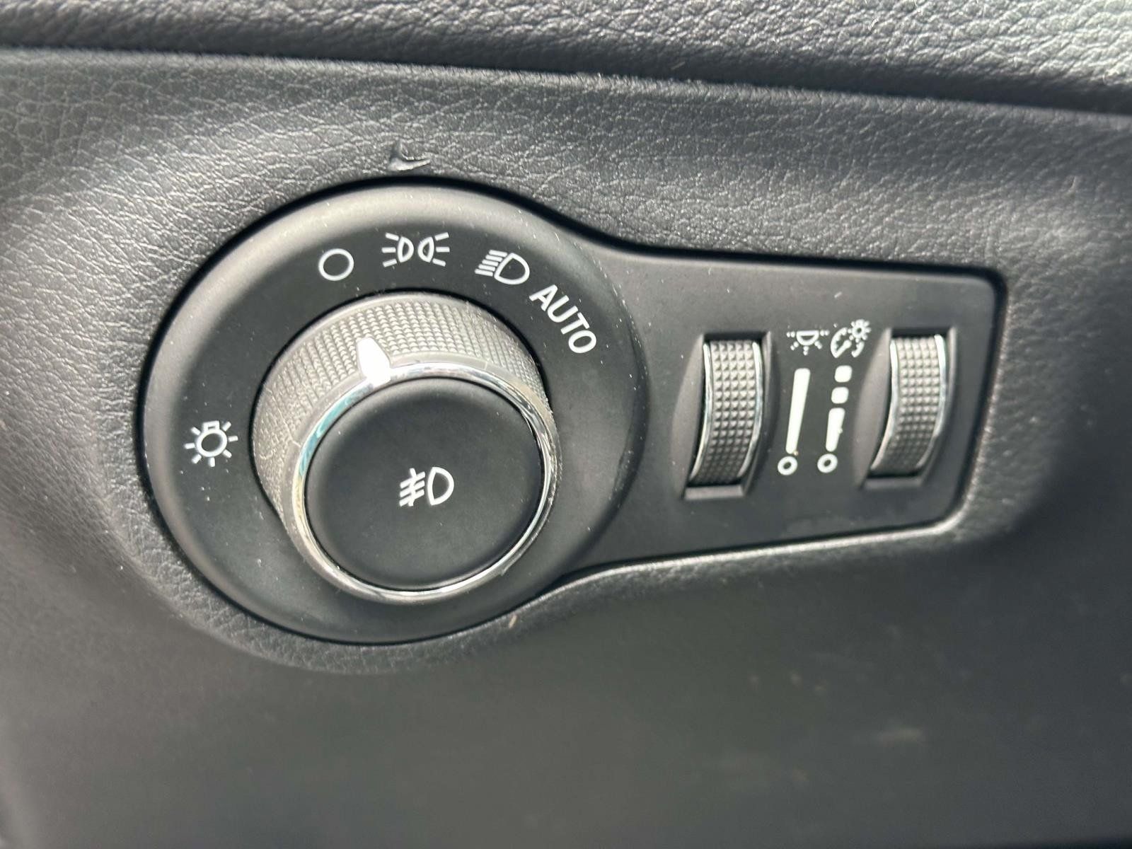 Certified 2018 Jeep Compass Trailhawk w/ Leather Interior Group AWD/4WD image 24