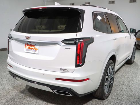 Used 2023 Cadillac XT6 Sport w/ Technology Package image 7