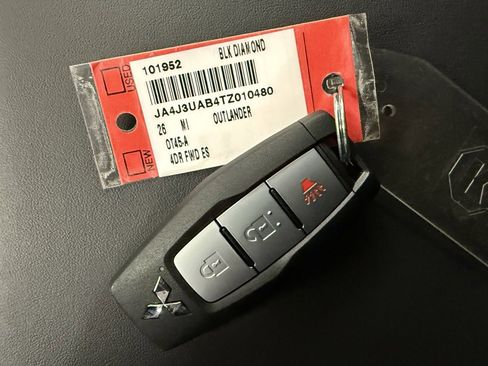 New 2026 Mitsubishi Outlander ES image 32