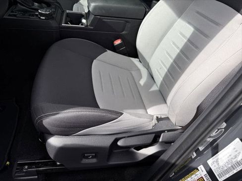 Certified 2024 Toyota Tacoma TRD Off-Road image 13