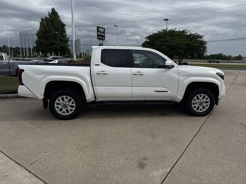 Used 2024 Toyota Tacoma SR5 RWD image 4