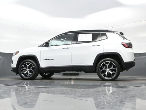 Used 2024 Jeep Compass Limited AWD/4WD image 29