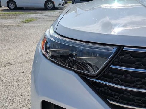 Used 2020 Ford Explorer XLT RWD image 9
