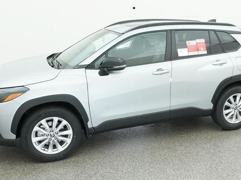 New 2026 Toyota Corolla Cross LE FWD image 5