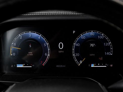 Used 2022 Jeep Grand Cherokee Overland w/ Luxury Tech Group IV AWD/4WD image 29