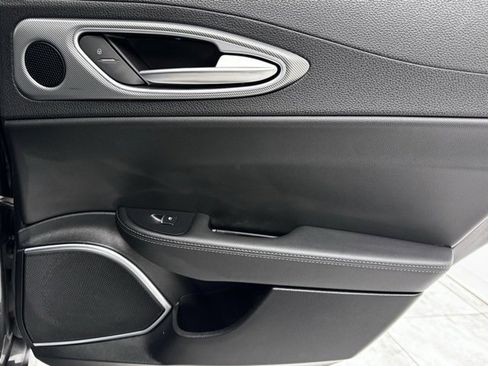 Used 2023 Alfa Romeo Giulia Veloce image 33