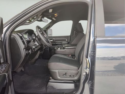 Used 2025 RAM 2500 Big Horn AWD/4WD image 11