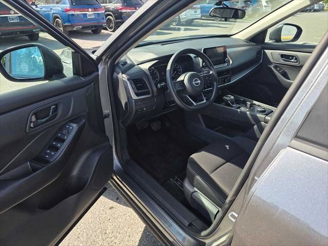 Used 2024 Nissan Rogue S AWD/4WD image 19