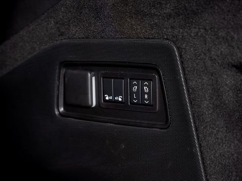 Used 2026 Cadillac Escalade Platinum Sport w/ LPO, Floor Liner Package AWD/4WD image 6