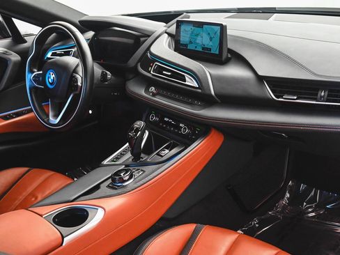 Used 2019 BMW i8 Coupe image 28