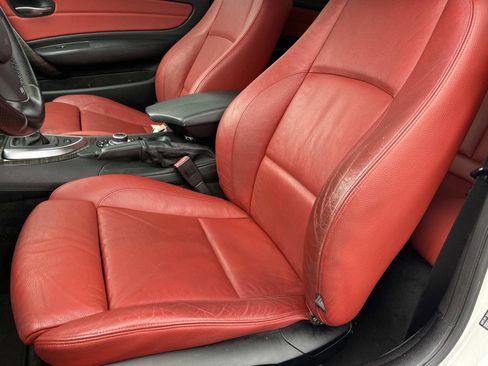 Used 2013 BMW 135i Convertible image 22