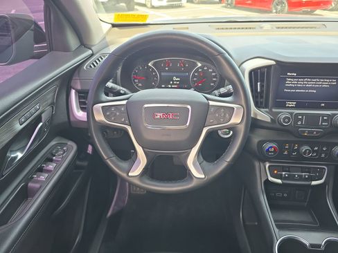 Used 2024 GMC Terrain SLT AWD/4WD image 10