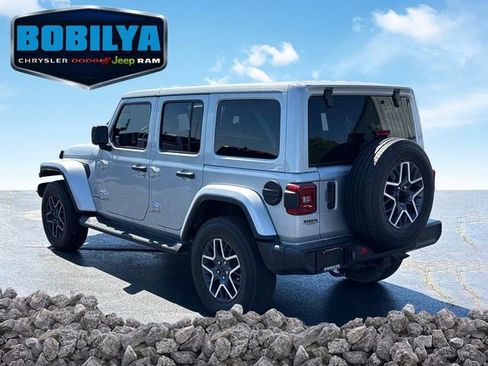 Used 2024 Jeep Wrangler Unlimited Sahara w/ Technology Group AWD/4WD image 4