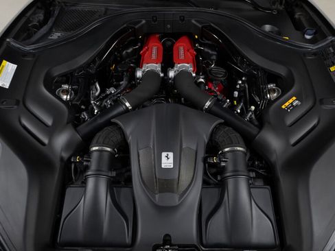 Used 2019 Ferrari Portofino image 22