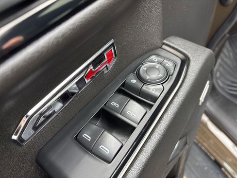 Used 2023 GMC Sierra 1500 AT4 w/ AT4 Premium Package AWD/4WD image 11