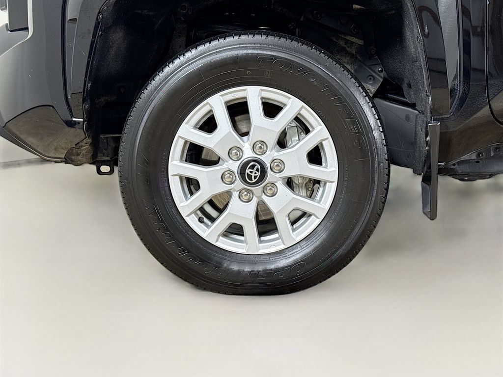 Certified 2024 Toyota Tacoma SR5 AWD/4WD image 25