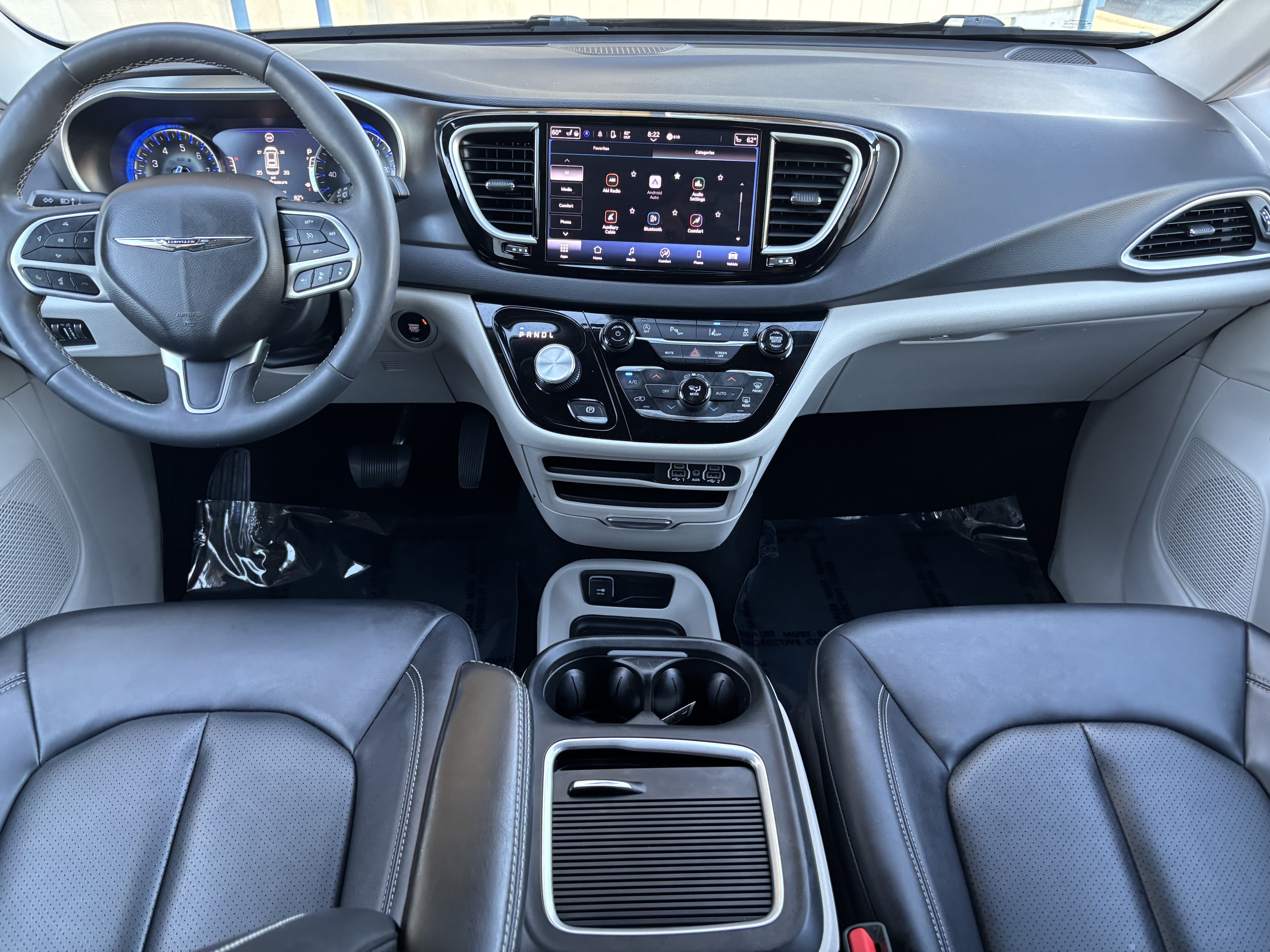 Used 2024 Chrysler Pacifica Touring-L FWD image 20