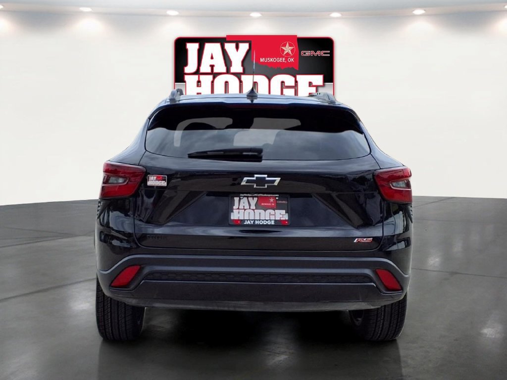 Used 2025 Chevrolet Trax RS FWD image 6