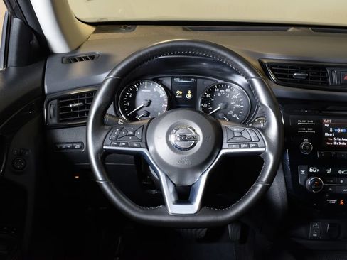Used 2017 Nissan Rogue SV AWD/4WD image 12