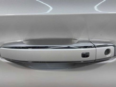 Used 2021 GMC Yukon SLT w/ SLT Luxury Plus Package RWD image 14