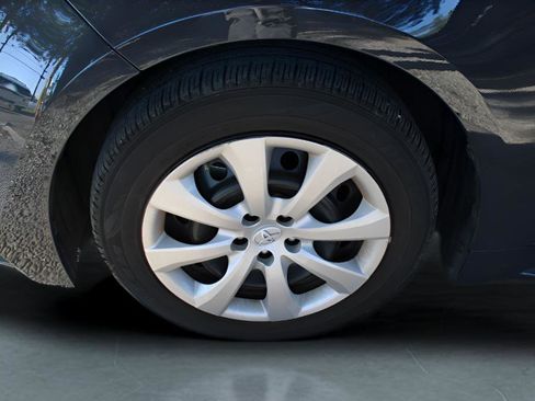 Used 2025 Toyota Corolla LE FWD image 8