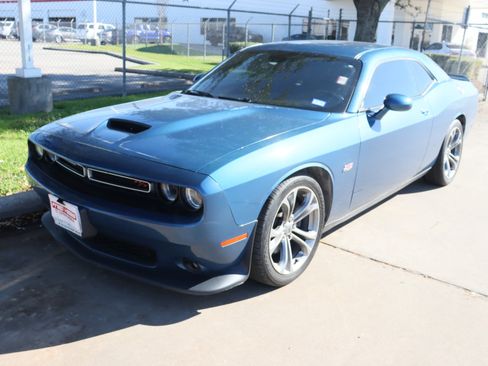 Used 2020 Dodge Challenger R/T image 3