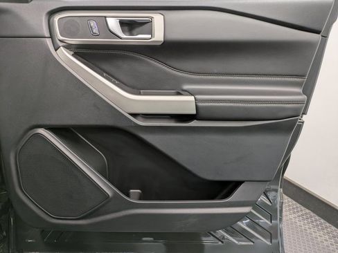 Certified 2023 Ford Explorer XLT w/ Class IV Trailer Tow Package image 27