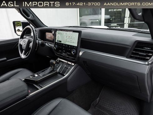 Used 2024 Lexus GX 550 w/ Cold Area Package image 17