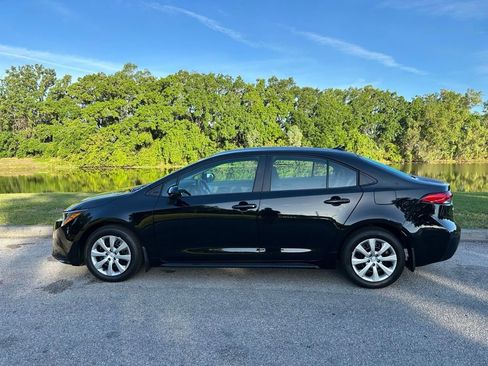 Used 2026 Toyota Corolla LE image 2