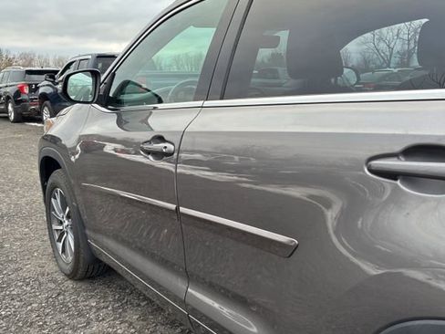 Used 2018 Toyota Highlander XLE image 5