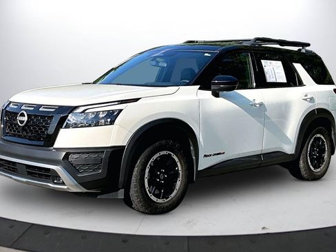 Used 2024 Nissan Pathfinder Rock Creek AWD/4WD image 4