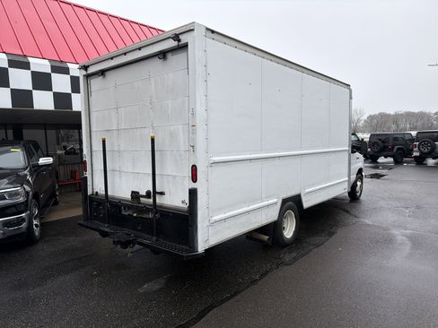 Used 2019 Ford E-350 and Econoline 350 Super Duty image 4