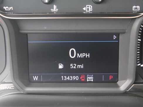 Used 2022 GMC Sierra 1500 Elevation w/ LPO, Elevation Black Package AWD/4WD image 19