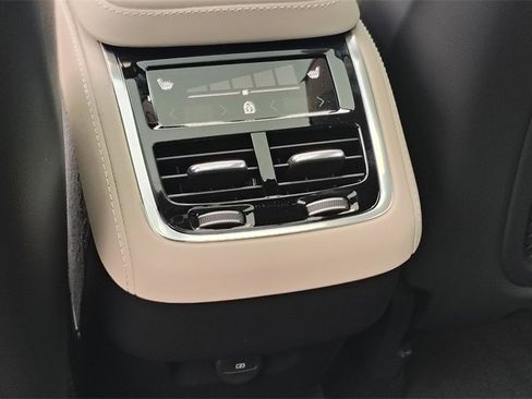 New 2026 Volvo XC90 B6 Plus image 33