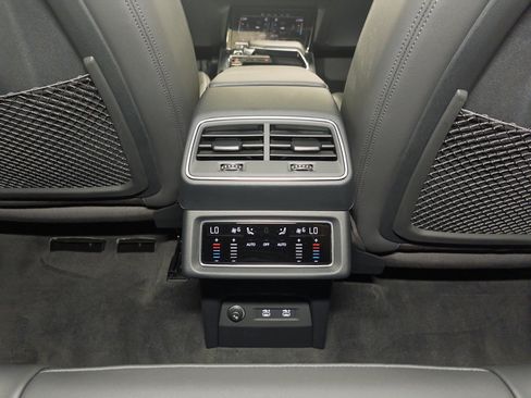 Used 2021 Audi e-tron Premium w/ Convenience Plus Package AWD/4WD image 23