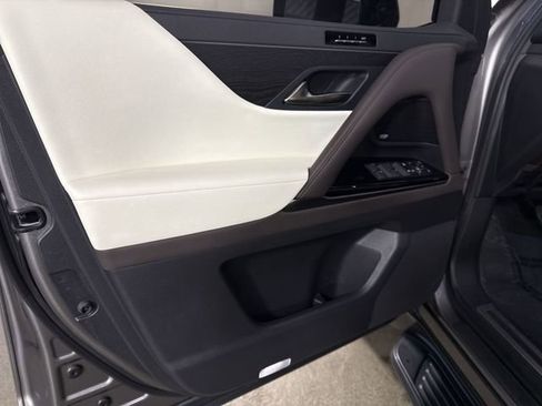 Certified 2022 Lexus LX 600 4WD w/ Appearance Package image 23