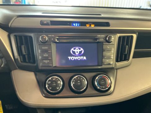 Used 2013 Toyota RAV4 LE AWD/4WD image 17