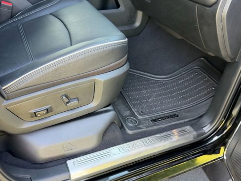 Used 2024 RAM 3500 Limited image 19