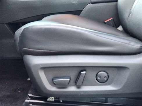 Used 2023 Nissan Rogue SV w/ SV Premium B Package image 19