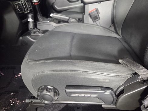 Used 2021 Jeep Wrangler Unlimited Sport AWD/4WD image 11