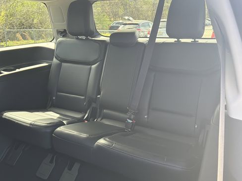 Used 2025 Ford Expedition Platinum image 41