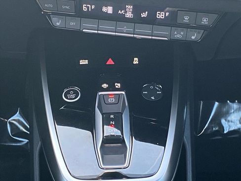 Used 2023 Audi Q4 e-tron Premium Plus w/ Premium Plus image 8