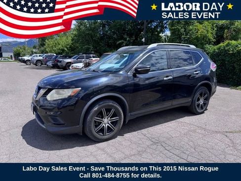 Used 2015 Nissan Rogue SV FWD image 1