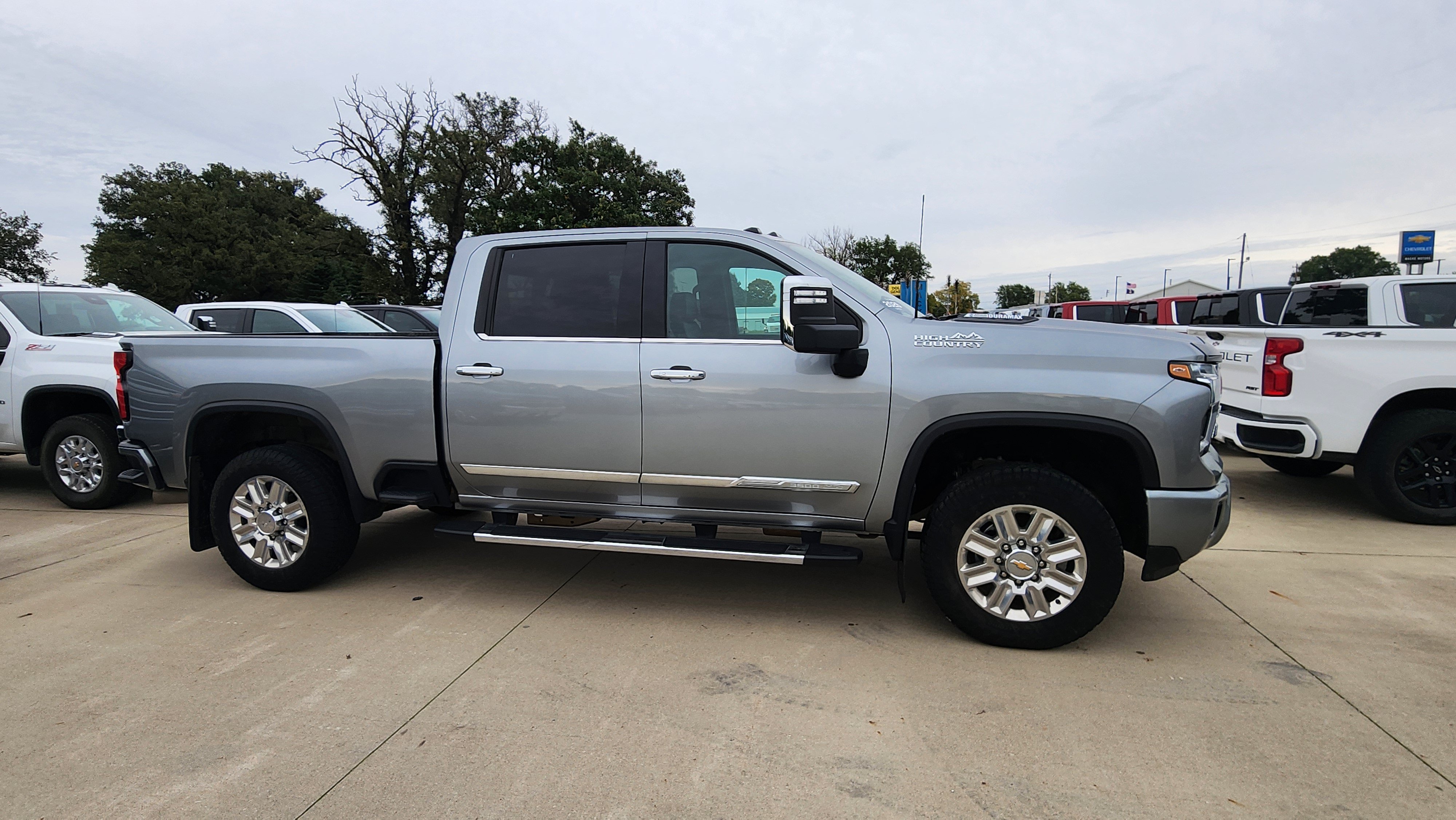 Certified 2025 Chevrolet Silverado 3500 High Country w/ Technology Package AWD/4WD image 4