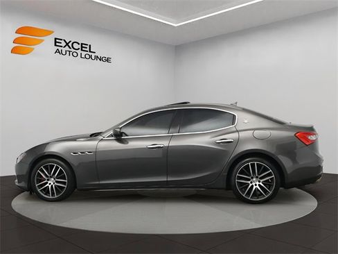 Used 2017 Maserati Ghibli image 2