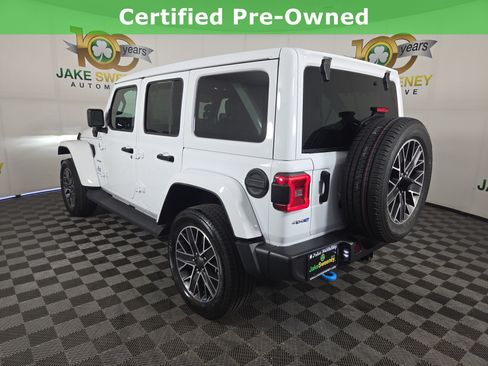Used 2023 Jeep Wrangler Unlimited Sahara w/ Cold Weather Group AWD/4WD image 7