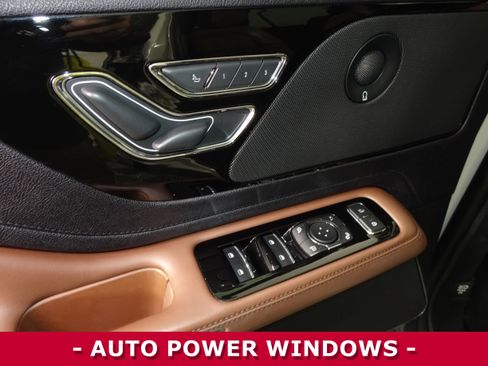 Used 2020 Lincoln Aviator Reserve w/ Class IV Trailer Tow Package image 7